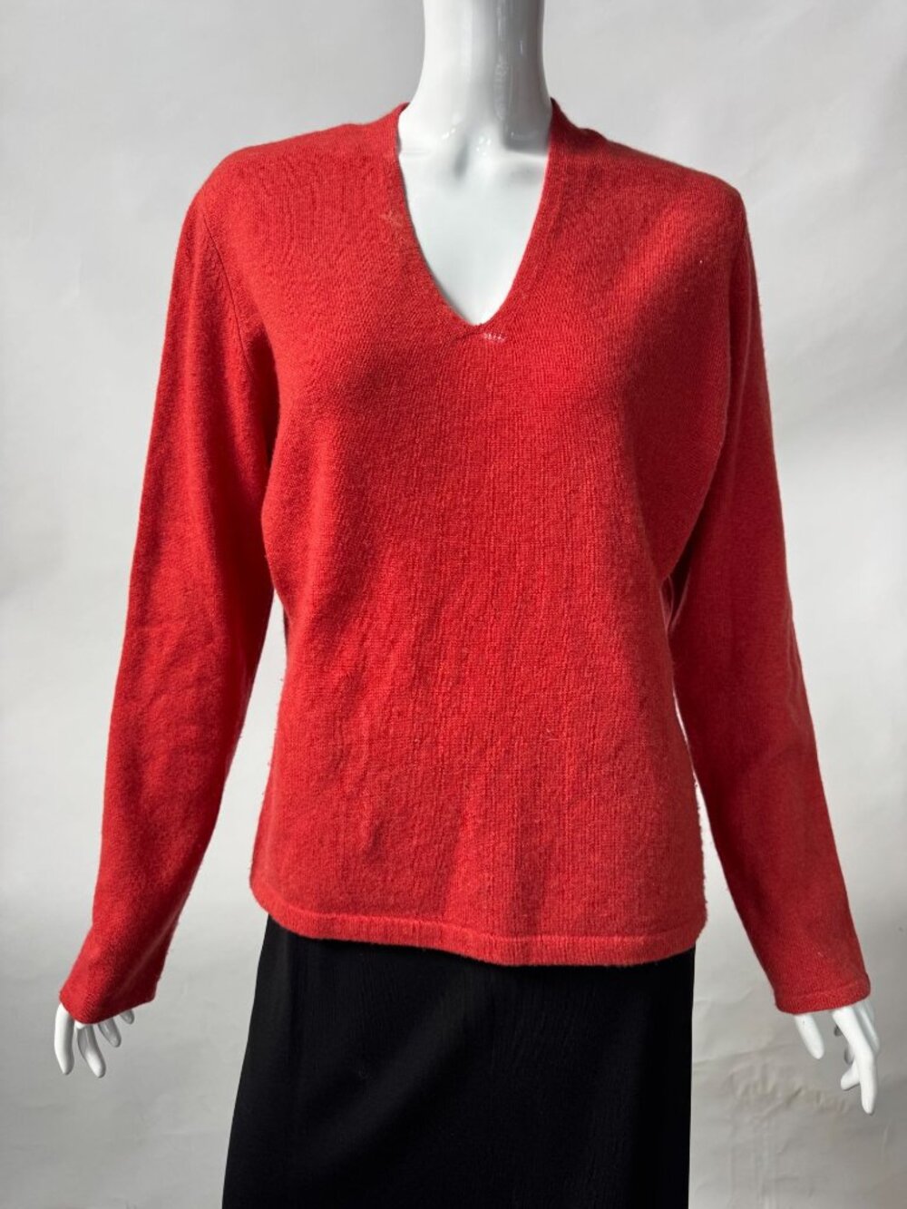 Nordstrom Rust V-Neck 100% Cashmere Sweater Womens L Soft Warm Knit Made In Chin